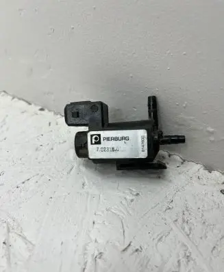 BMW 5 E60 E61 Vacuum valve 702318010