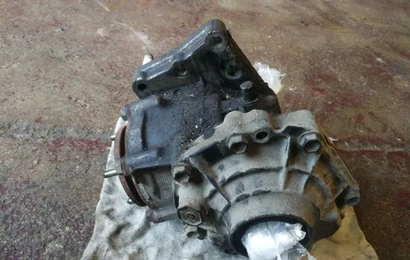 Toyota RAV 4 (XA30) Gearbox transfer box case W82