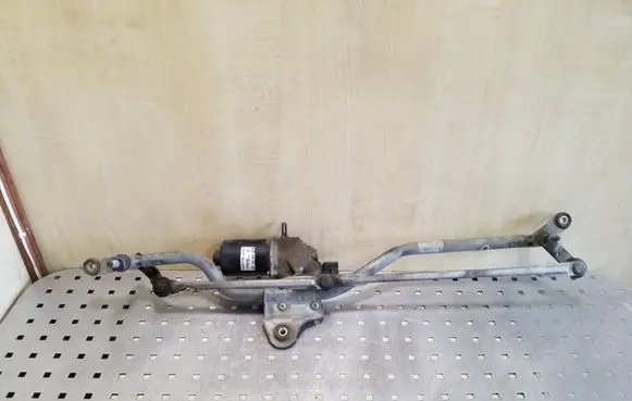 Front wiper linkage