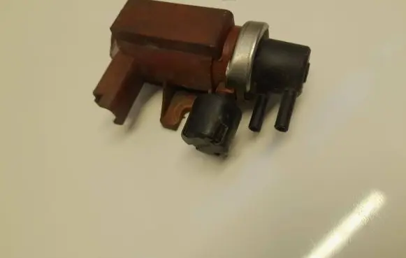 Volvo S40 Turbo solenoid valve 9650098380 72832804 04T315