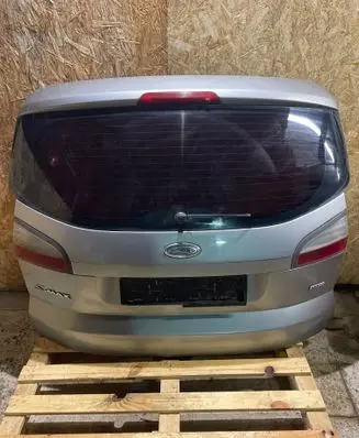 Tailgate/trunk/boot lid