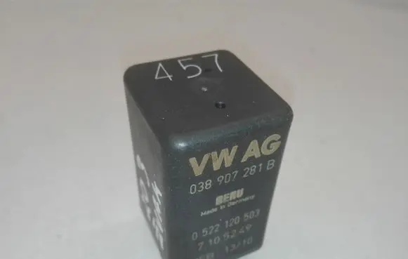 Audi A8 S8 D4 4H Glow plug pre-heat relay 038907281B 457 0522120503