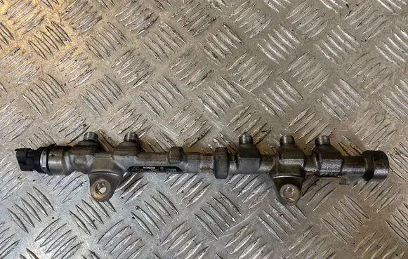 Opel Meriva B Fuel main line pipe 55573331 0445214222 0281006158