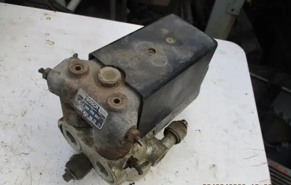 Mercedes-Benz S W126 ABS Pump 0265200003