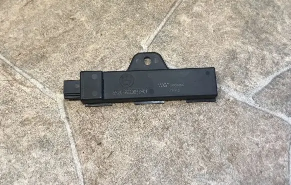 BMW 5 GT F07 Keyless system antenna 9220832