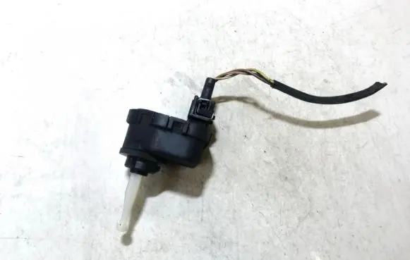 Audi A4 S4 B5 8D Headlight level adjustment motor 0307852315