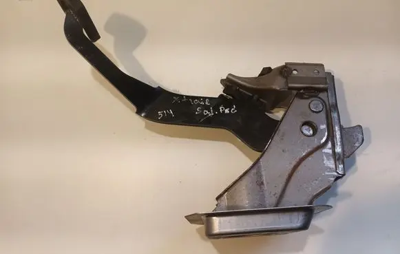 Nissan X-Trail T30 Clutch pedal 