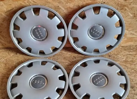 Audi A4 S4 B7 8E 8H R16 wheel hub/cap/trim 4B0601147D