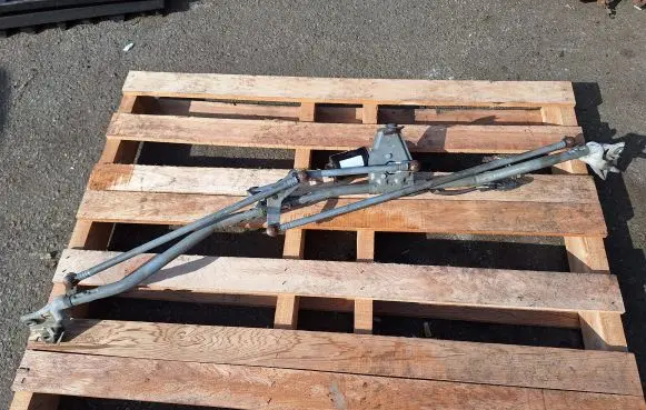 Opel Meriva A Front wiper linkage and motor