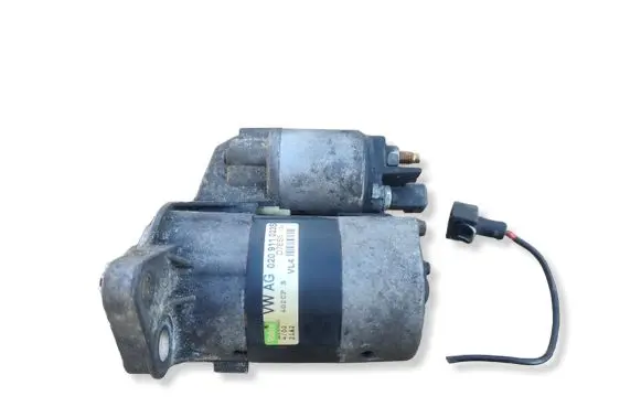 Volkswagen Golf IV Starter motor 020911023S