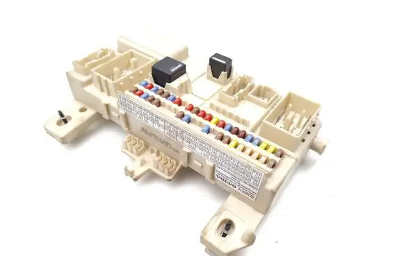 Volvo C30 Fuse module 31268178