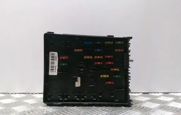 Volkswagen PASSAT B6 Fuse module 3C0937125 63592777