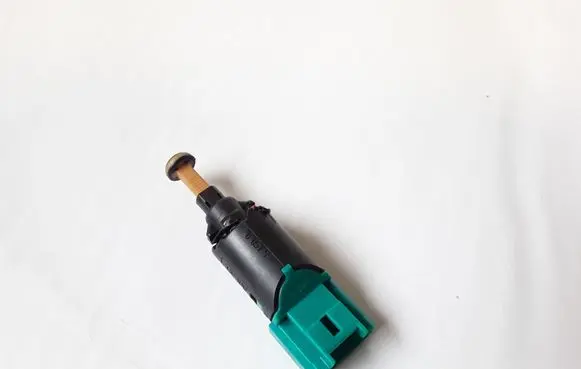 Peugeot 407 Brake pedal sensor switch 9650688480