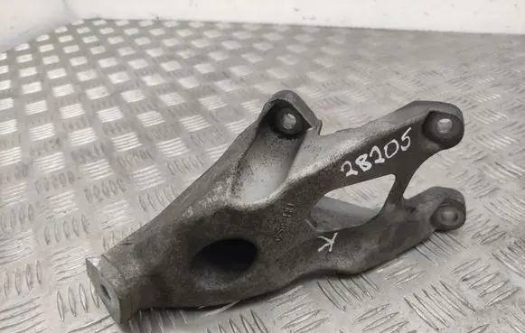Audi A4 S4 B8 8K Engine mounting bracket 8K0199370