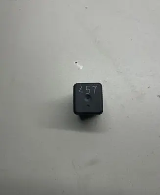Audi A4 S4 B8 8K Glow plug pre-heat relay 038907281B 0522120503