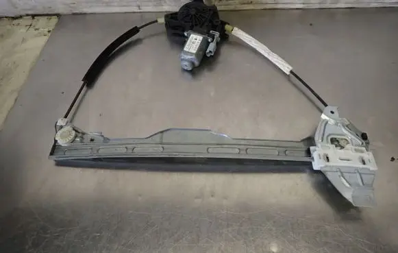 Peugeot 301 Front door electric window regulator 9677416980