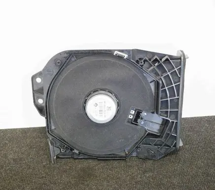 BMW 4 F32 F33 Subwoofer speaker 9210147