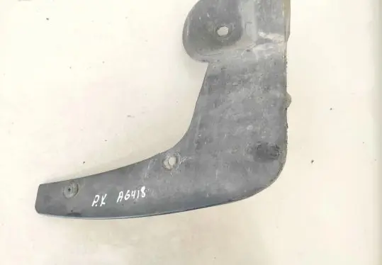 KIA Carens I Front mudguard 