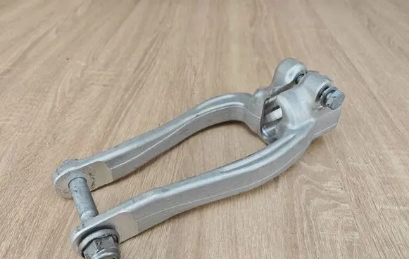 BMW 5 G30 G31 G38 Lower shock absorber bracket 6861199
