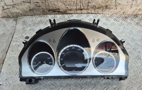Mercedes-Benz C W204 Speedometer (instrument cluster) A2045408348