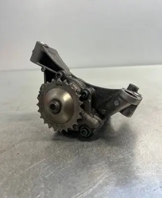 Audi A3 S3 8P Oil pump 038115105C