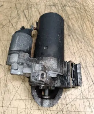 BMW 5 F10 F11 Starter motor 20130226 1241857038301 12418570383