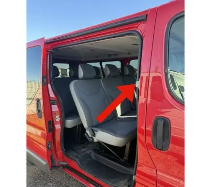 Opel Vivaro Sliding door rubber seal 
