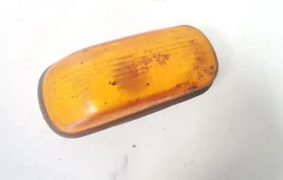 Saab 9000 CC Front fender indicator light E17633