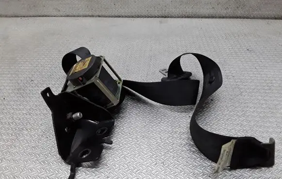 Mazda 3 I Rear seatbelt 6032797