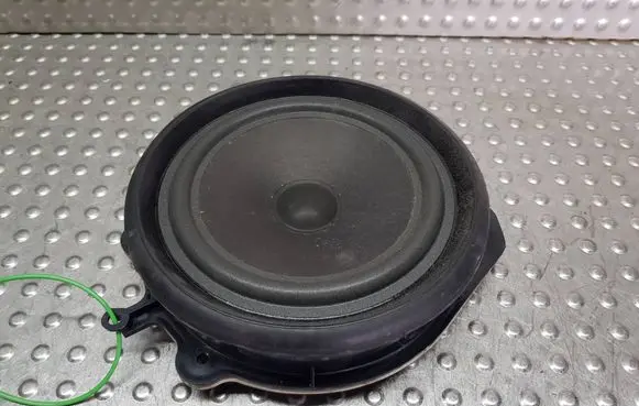 Audi A4 S4 B7 8E 8H Front door speaker S26371210 8E0035411