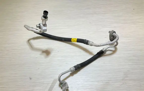 Opel Astra J Air conditioning (A/C) pipe/hose 95376430