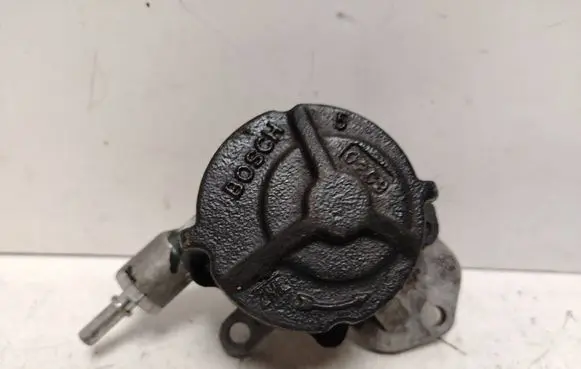 Peugeot 406 Vacuum pump D1431B0104H