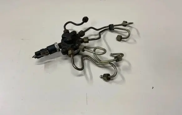 Renault Megane II Fuel main line pipe 8200057345