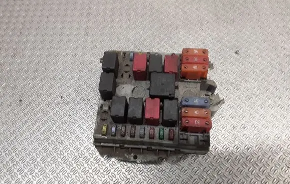 Alfa Romeo 147 Fuse module 51742420