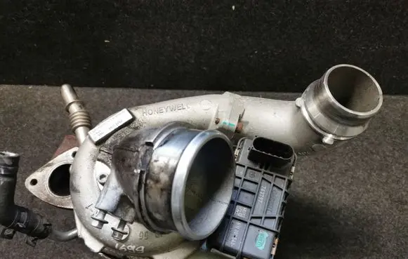 Jeep Grand Cherokee Turbo 68211213AC P68211213AC