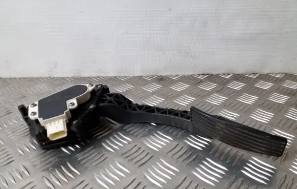 Opel Mokka Accelerator throttle pedal 95087911