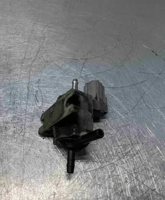 Jaguar XF Turbo solenoid valve 70121100
