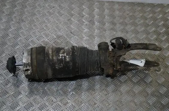 Volkswagen Touareg I Front shock absorber/damper