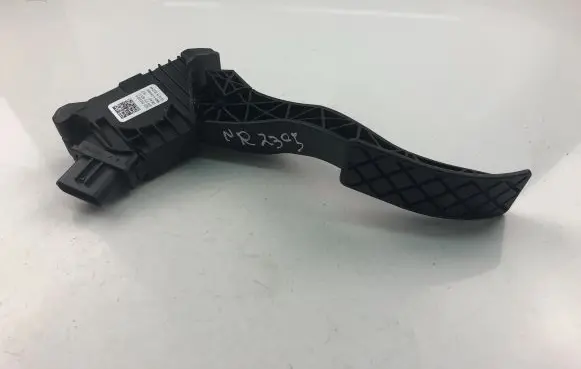 Volkswagen Golf VII Accelerator throttle pedal bracket 5Q1723503H