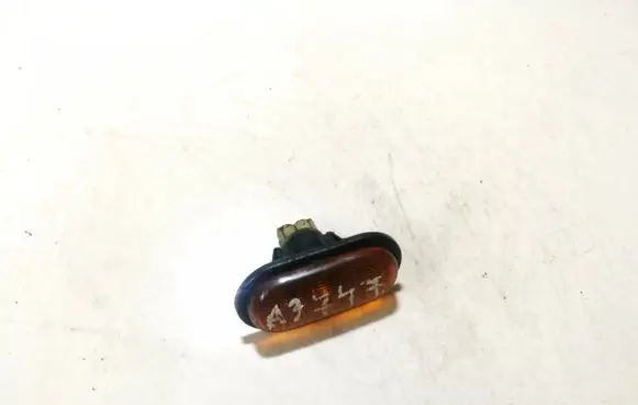 Renault Scenic I Front fender indicator light 7700847333