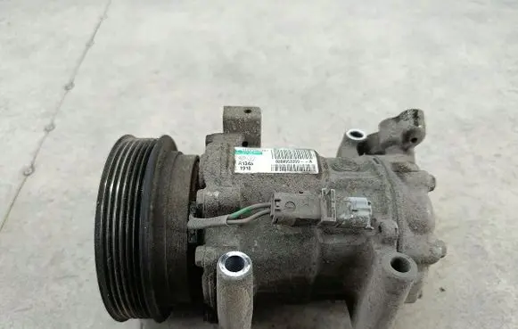 Renault Kangoo II Air conditioning (A/C) compressor (pump) 