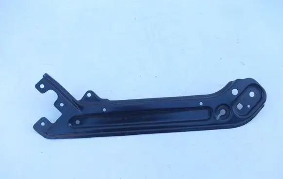 Skoda Octavia Mk4 Headlight/headlamp mounting bracket 5E3806929B