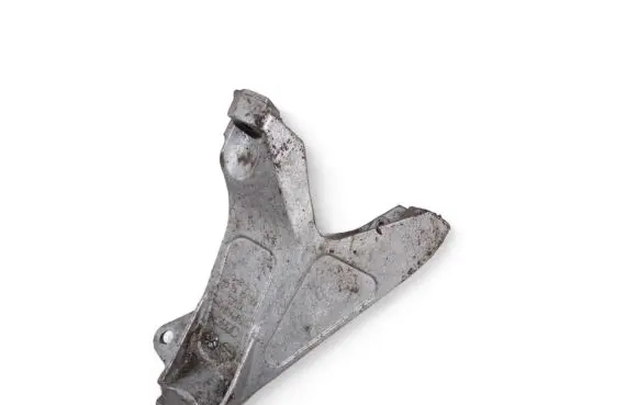 Audi A4 S4 B7 8E 8H Engine mounting bracket 8E0199308A
