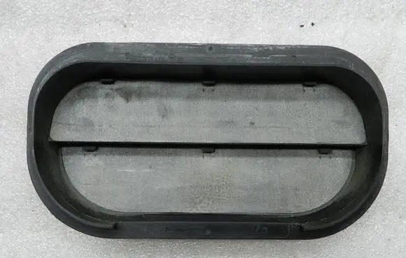 Volkswagen PASSAT B8 Quarter panel pressure vent 6R0819465B 6R0819465