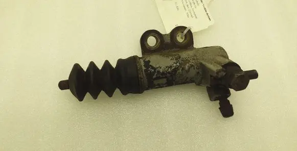 Mitsubishi L200 Clutch slave cylinder 