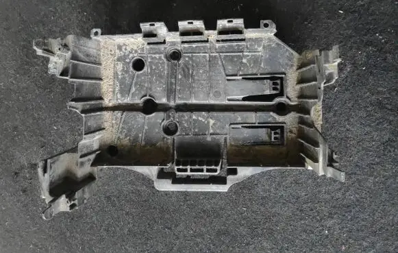Peugeot 508 Battery tray 9686469580