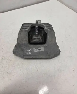 Hyundai i30 Engine mount bracket 139004 7L290130