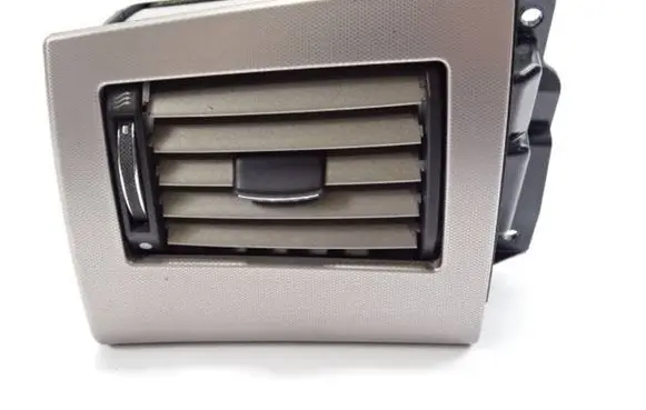 Rear air vent grill