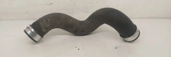 Volkswagen PASSAT B5.5 Intercooler hose/pipe 