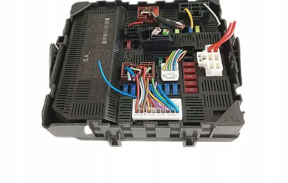 Nissan Navara D23 Fuse module 284B75JK1C